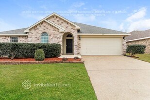108 Post Oak Dr in Waxahachie, TX - Building Photo