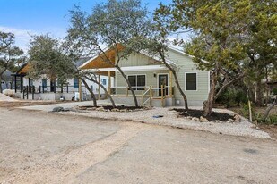 30 Wood Glen Dr in Wimberley, TX - Building Photo