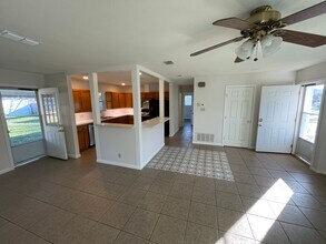 2409 Glen Springs Way in Austin, TX - Foto de edificio - Building Photo