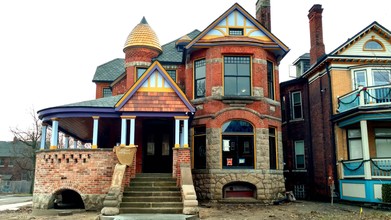 JD Baer House in Detroit, MI - Foto de edificio - Building Photo