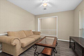 16835 W Maglitto Cir in Tomball, TX - Building Photo - Building Photo