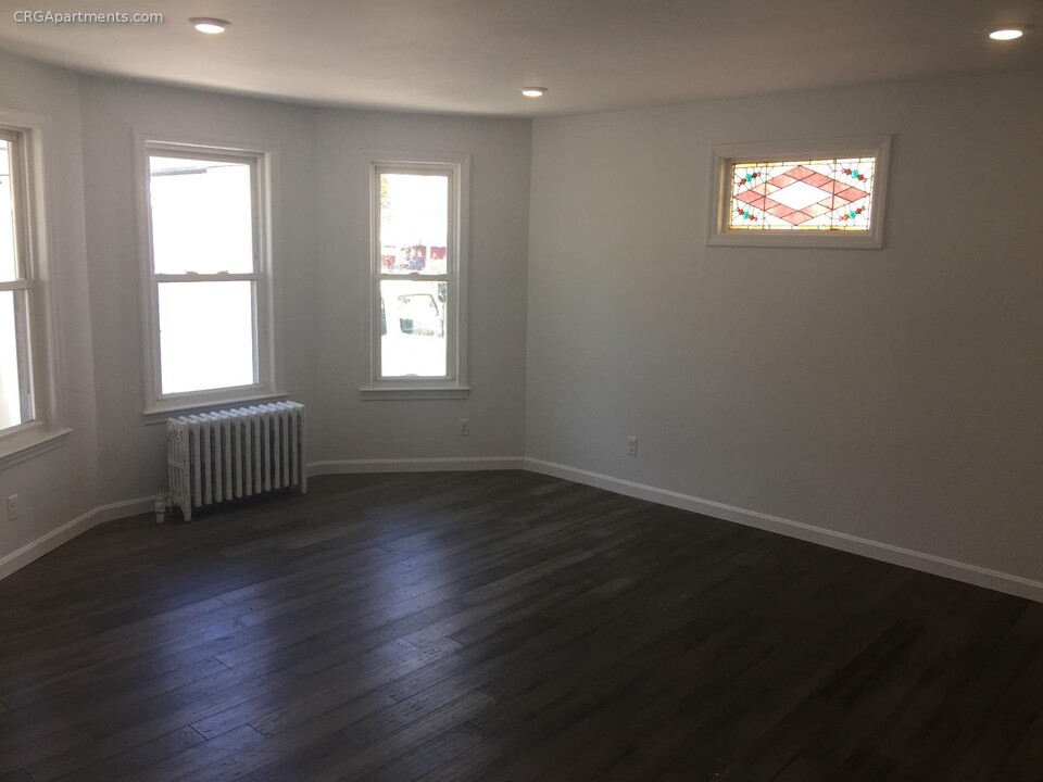 63 Lowell St, Unit 1 in Somerville, MA - Building Photo