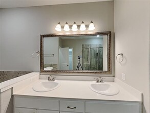 111 Happy Ln in Red Oak, TX - Building Photo - Building Photo