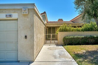 39810 Bedford Dr in Rancho Mirage, CA - Building Photo - Building Photo