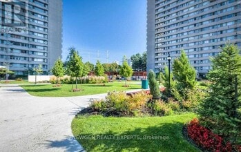 715 Don Mills Rd. in Toronto, ON - Building Photo - Building Photo