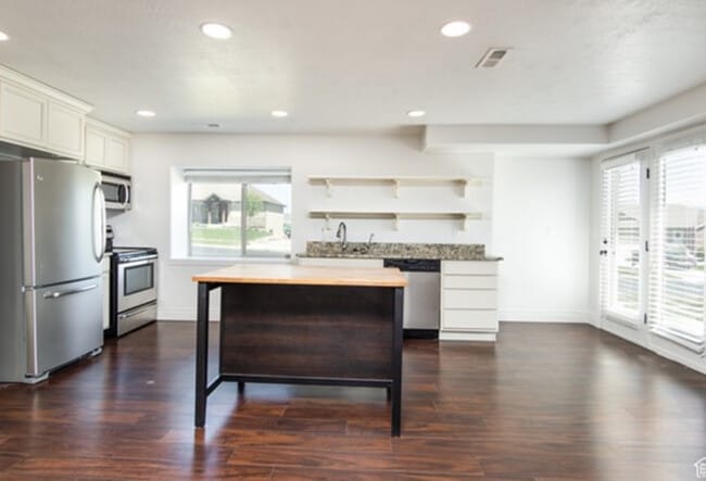 1232 S Regal View Dr in Saratoga Springs, UT - Building Photo - Building Photo