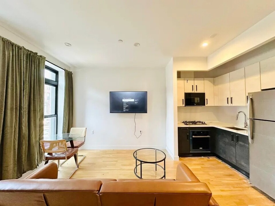 Furnished room/NOT APARTMENT in Brooklyn, NY - Foto de edificio