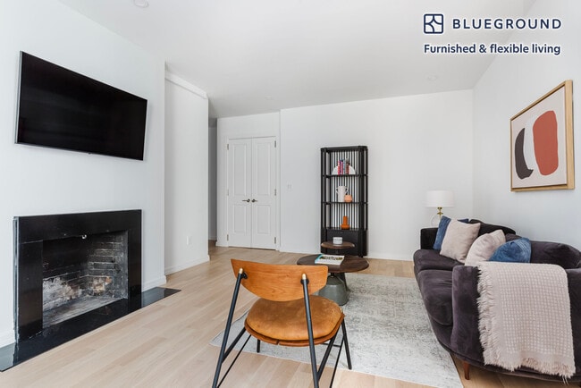 160 E 48th St in New York, NY - Foto de edificio - Building Photo