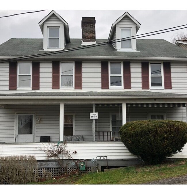 413 Lee St Rentals in Oakmont, PA