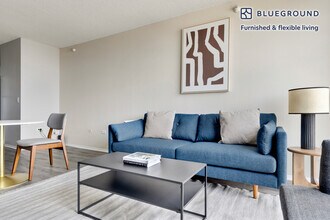 180 N Jefferson St, Unit SI FL23-ID1334 in Chicago, IL - Building Photo - Building Photo