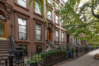 373 Grand Ave in Brooklyn, NY - Building Photo - Building Photo