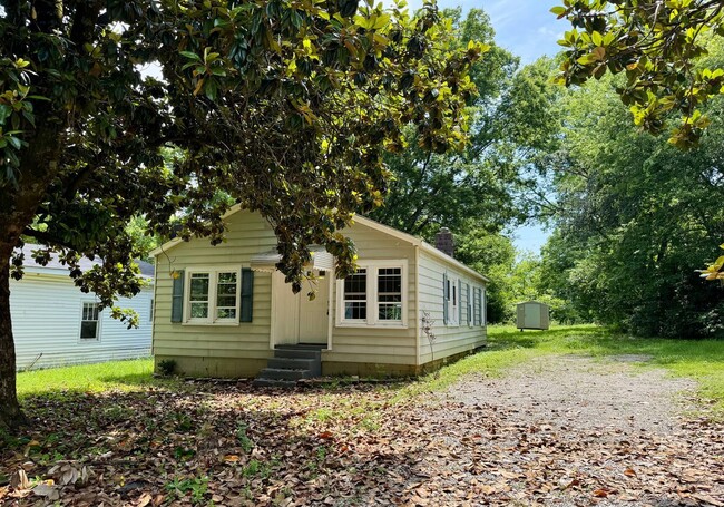 property at 512 Trade St