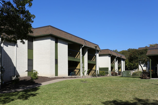 Avalon Palm Apartments in Austin, TX - Foto de edificio - Building Photo