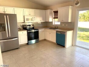 5212 3rd St W in Lehigh Acres, FL - Building Photo - Building Photo