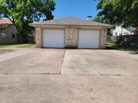 907 Bird Creek Dr in Austin, TX - Building Photo