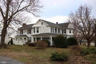 627 Hammonds Mill Rd in Hedgesville, WV - Building Photo - Building Photo