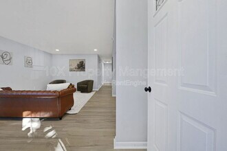 1815 Woodcrest Rd in Columbus, OH - Foto de edificio - Building Photo