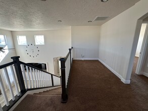 4820 W Dark Horse Rd in Hobbs, NM - Foto de edificio - Building Photo