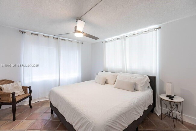 1732 Meridian Ave in Miami Beach, FL - Building Photo - Building Photo