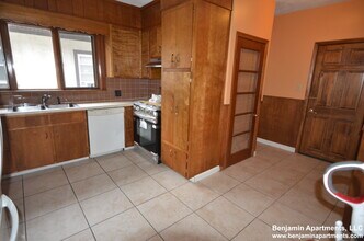 20 Benton Rd, Unit 2 in Medford, MA - Foto de edificio - Building Photo