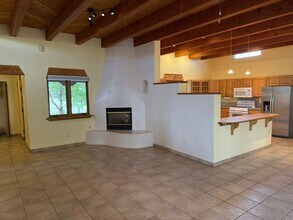 19 Camerada Rd in Santa Fe, NM - Building Photo - Building Photo