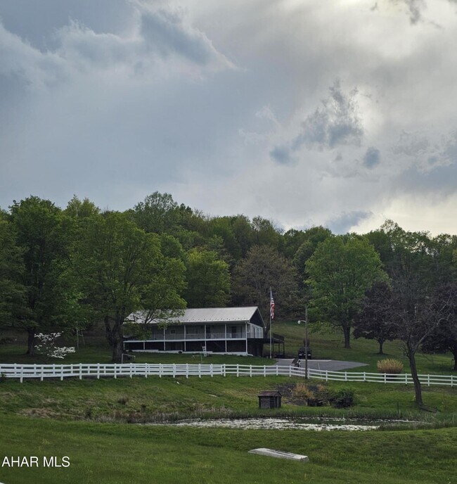 property at 2612 Morningstar Ln