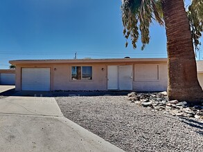 3590 Tomahawk Dr in Lake Havasu City, AZ - Building Photo - Building Photo