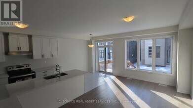 30 Freeman Williams St in Markham, ON - Building Photo - Building Photo