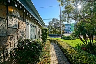 571 27th St in Manhattan Beach, CA - Building Photo - Building Photo