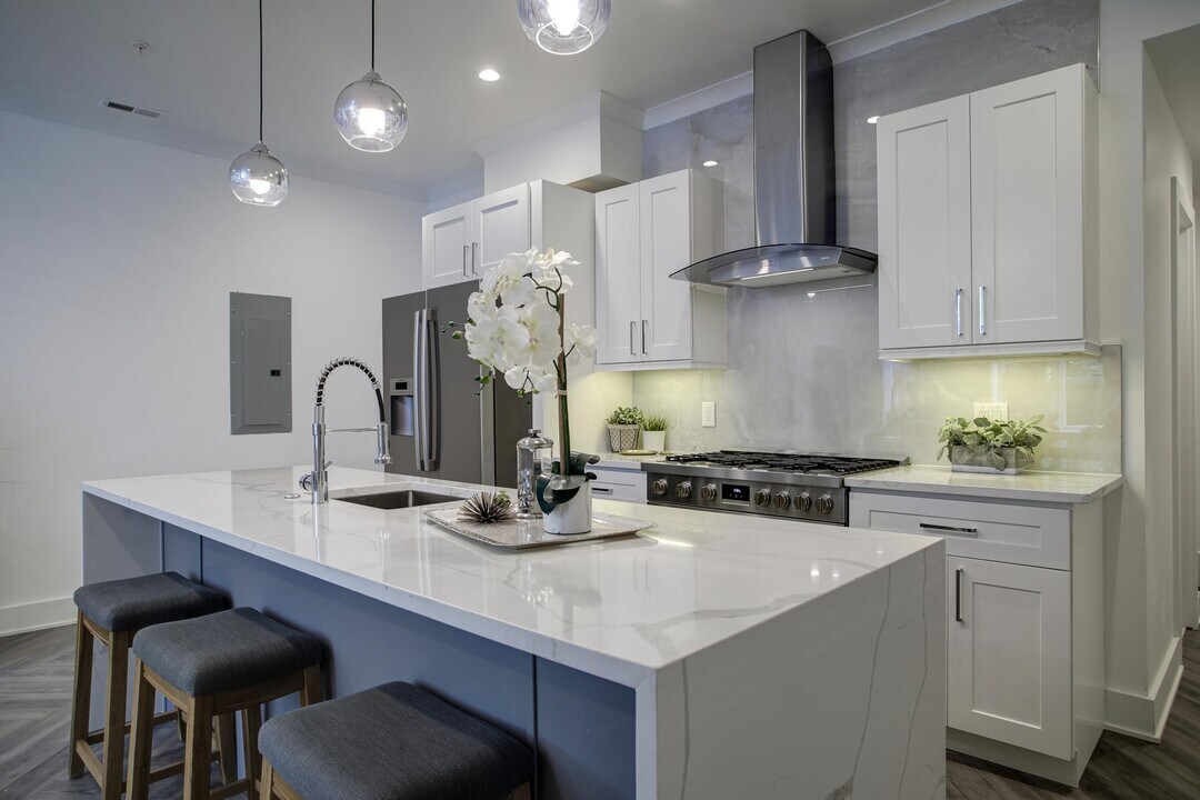 2429 Ontario Rd NW in Washington, DC - Building Photo