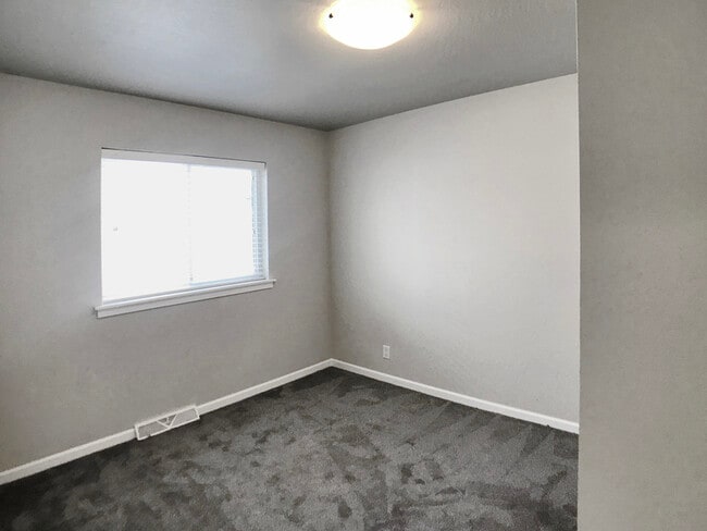 property at 2003 S 4th St W