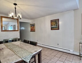 7 7th St in Hicksville, NY - Building Photo - Building Photo