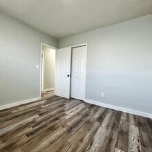 725 NW 7th Ave in Hallandale Beach, FL - Foto de edificio - Building Photo