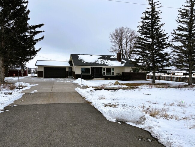 property at 3133 E Highway 33