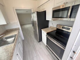 3121 NE 7th Ave in Pompano Beach, FL - Building Photo