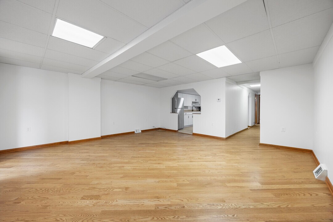 2827 Brownsville Rd, Unit Apt2 in Pittsburgh, PA - Building Photo