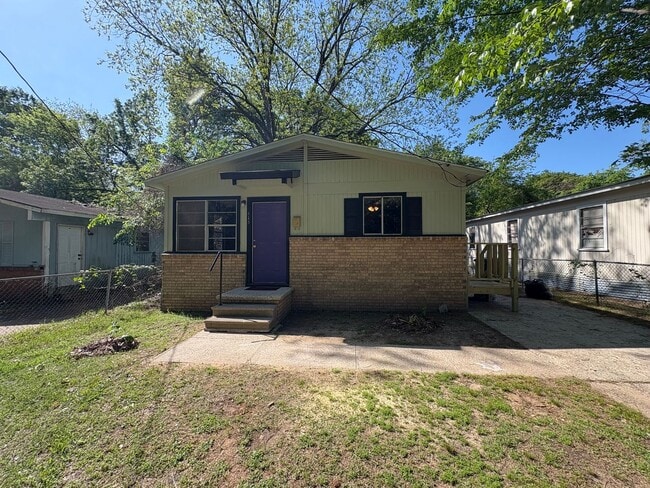 property at 513 Sassafras Ave