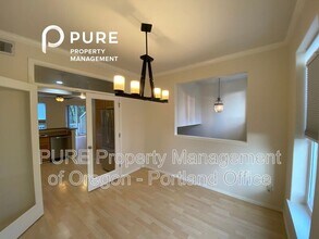 2929 NW Kennedy Ct in Portland, OR - Building Photo - Building Photo