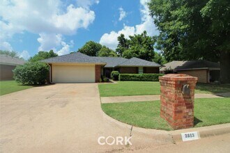 2813 Old Hickory Dr in Edmond, OK - Building Photo - Building Photo
