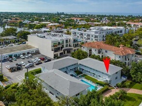 530 4th Ave S in Naples, FL - Building Photo - Building Photo