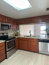 385 SW 113th Way in Pembroke Pines, FL - Building Photo - Building Photo