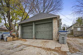 3217 N Newhall St, Unit Upper in Milwaukee, WI - Foto de edificio - Building Photo