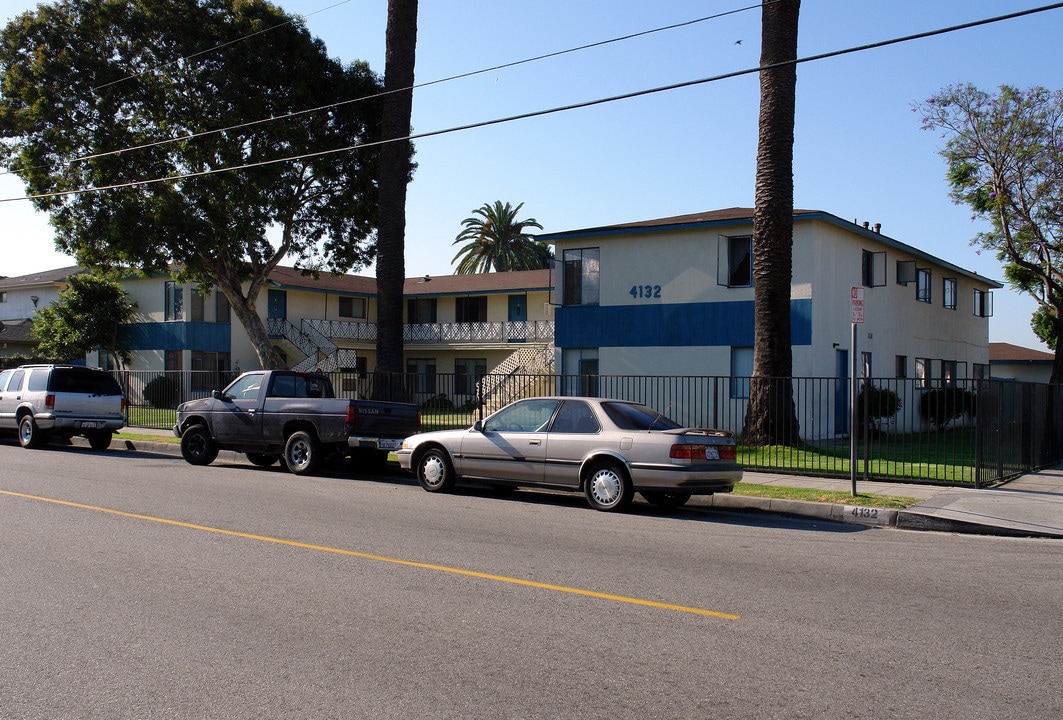 4132 W 118th St in Hawthorne, CA - Foto de edificio