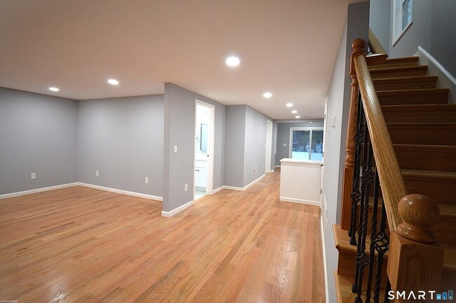 17 Railroad Ave in Farmington, CT - Building Photo - Building Photo