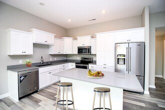 2512 Aquarius Ave SE in Mandan, ND - Building Photo - Building Photo