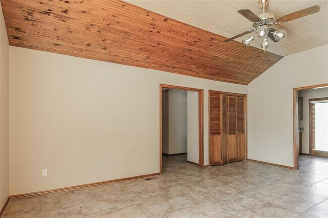 10616 S Blackwelder Ave in Oklahoma City, OK - Building Photo - Building Photo