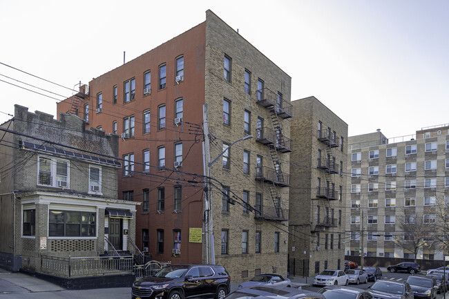 630 E 221st St in Bronx, NY - Foto de edificio - Building Photo