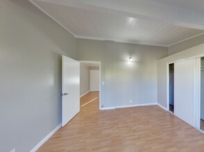 2554 E 16th St in Oakland, CA - Building Photo - Building Photo