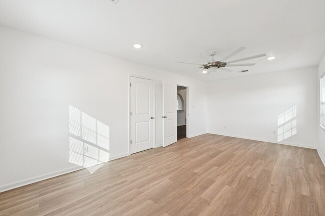 property at 6935 W Holiday St