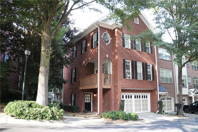 property at 1120 Glenridge Pl NE